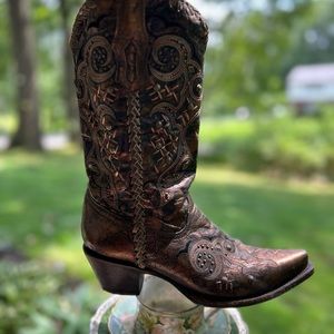 Size 8 1/2 ALL LEATHER Boots, wore to a few Rodeos in Texas